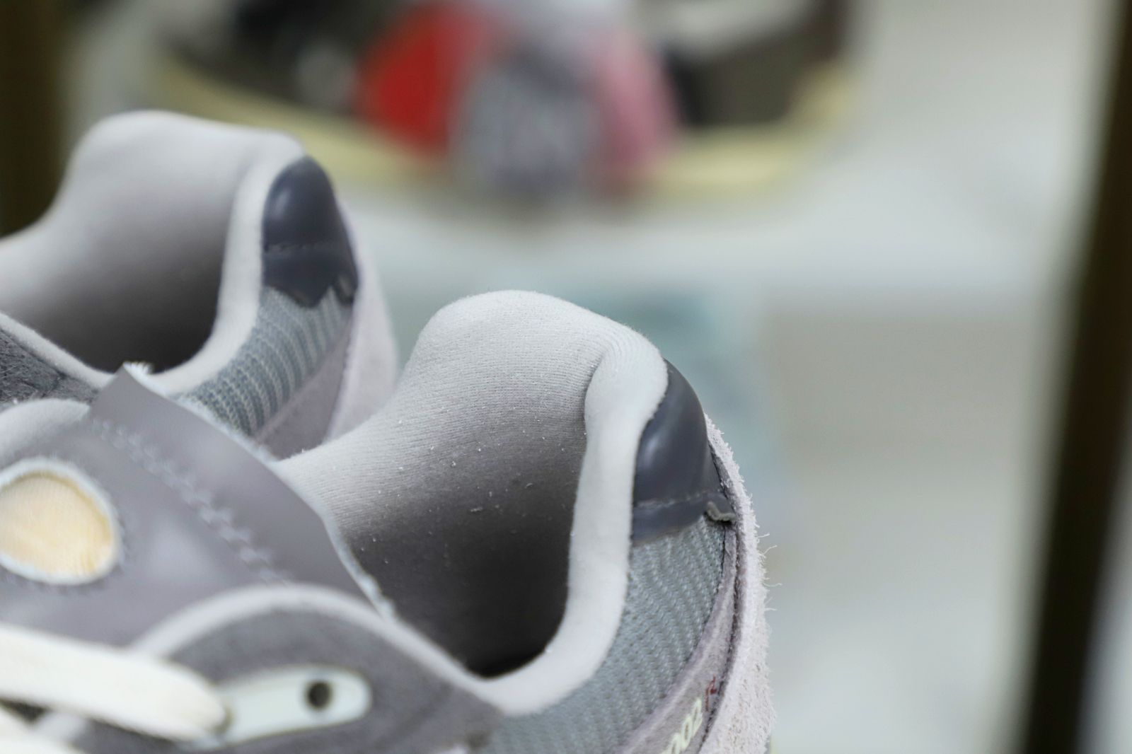 New Balance NB 2002R 