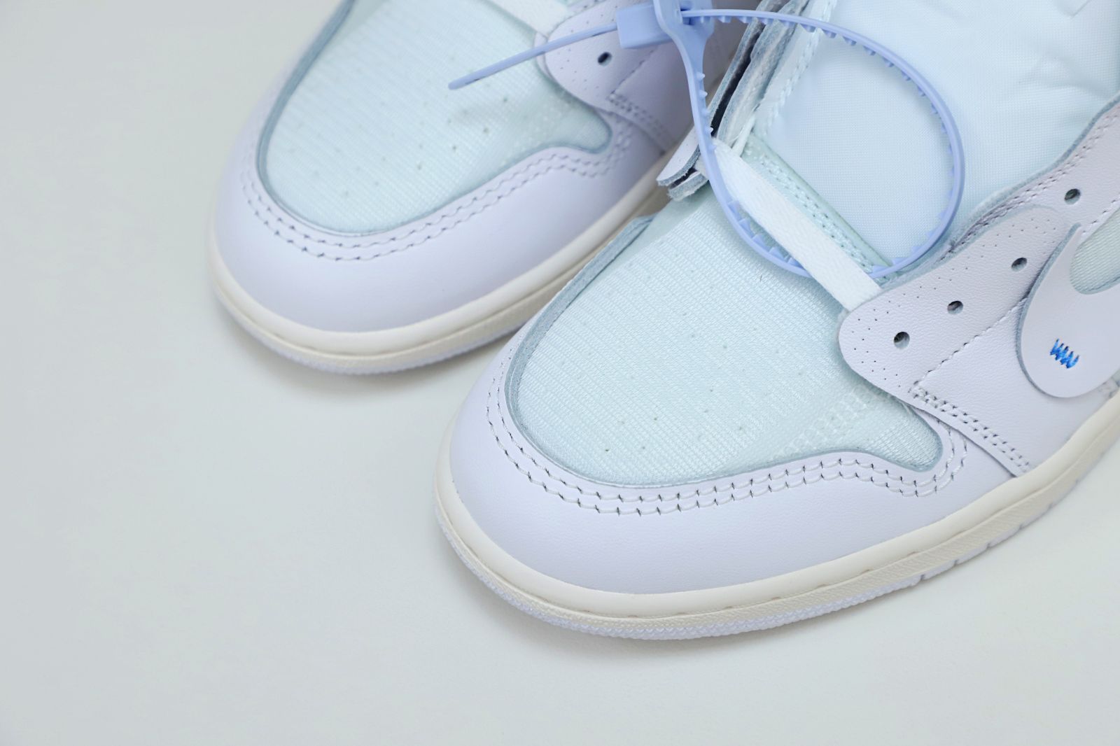 OFF-WHITE X AIR JORDAN 1 RETRO HIGH OG 'WHITE' 2018