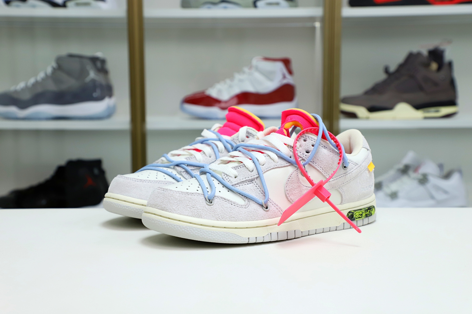 Off-White x Nike Dunk Low 