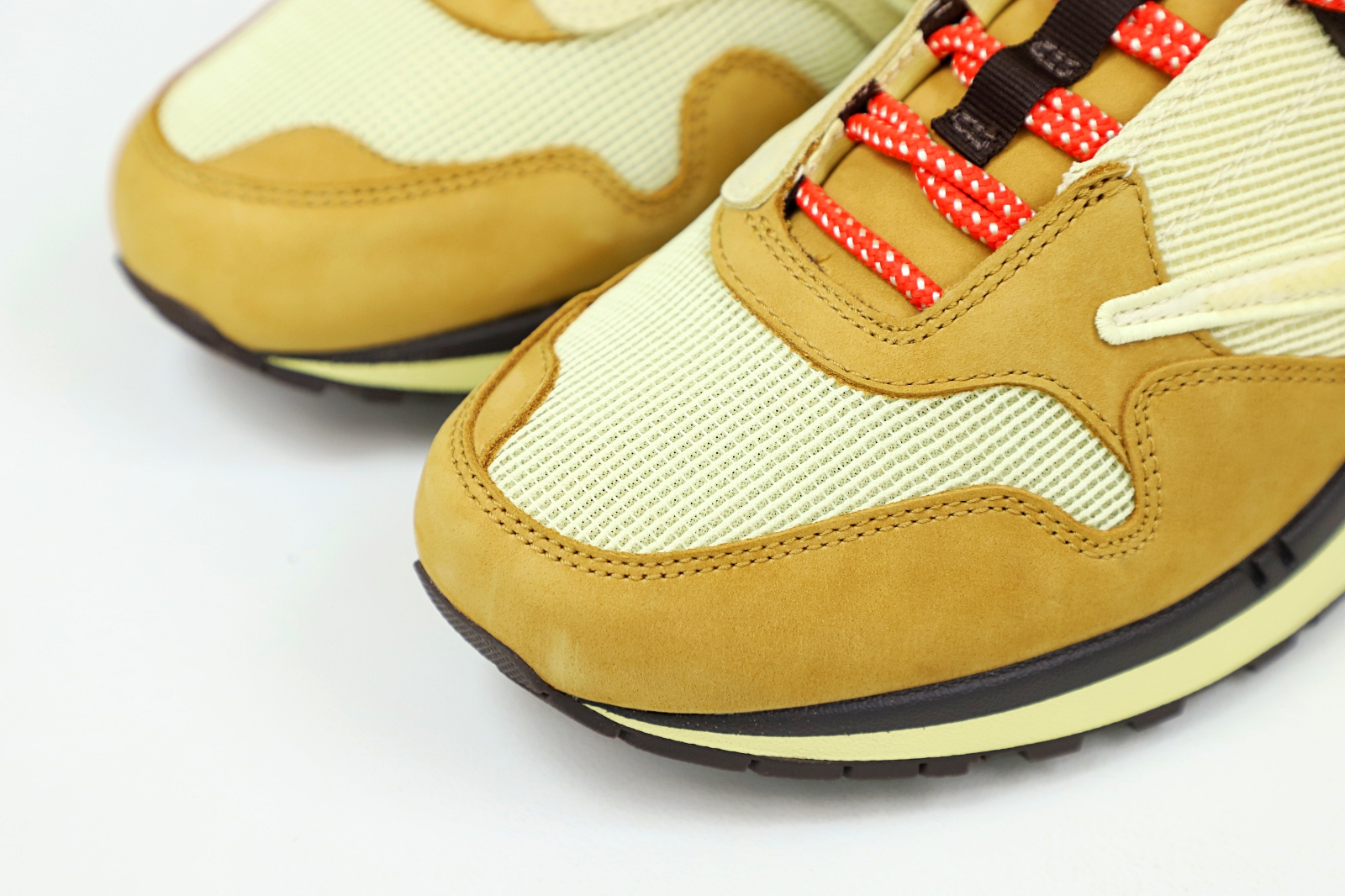 TRAVIS SCOTT NIKE AIR MAX 1 DO9392-701