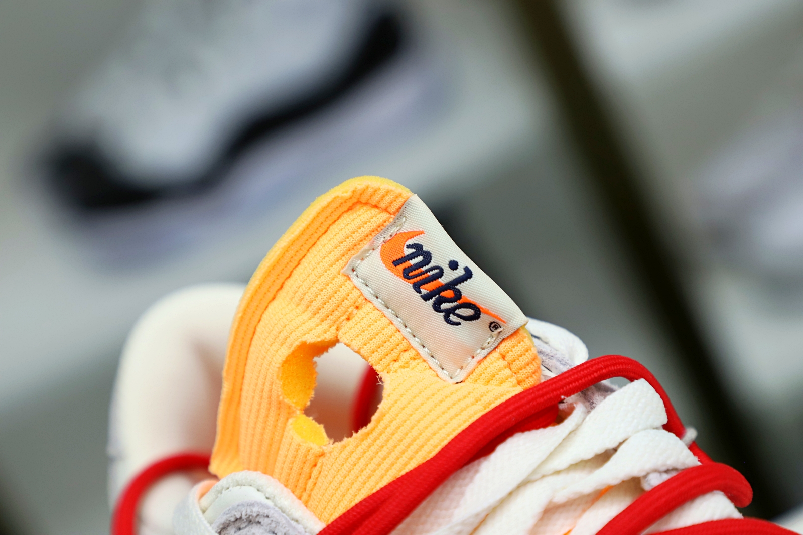 Off-White x Nike Dunk Low 