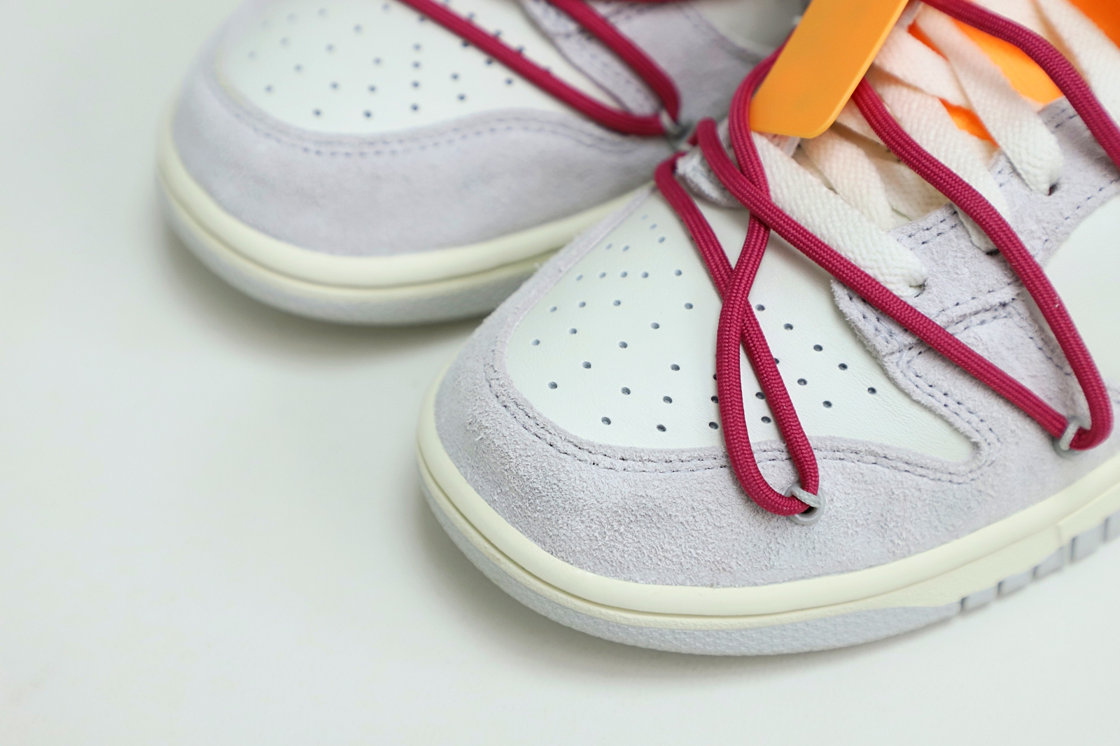 Off-White x Nike Dunk Low 