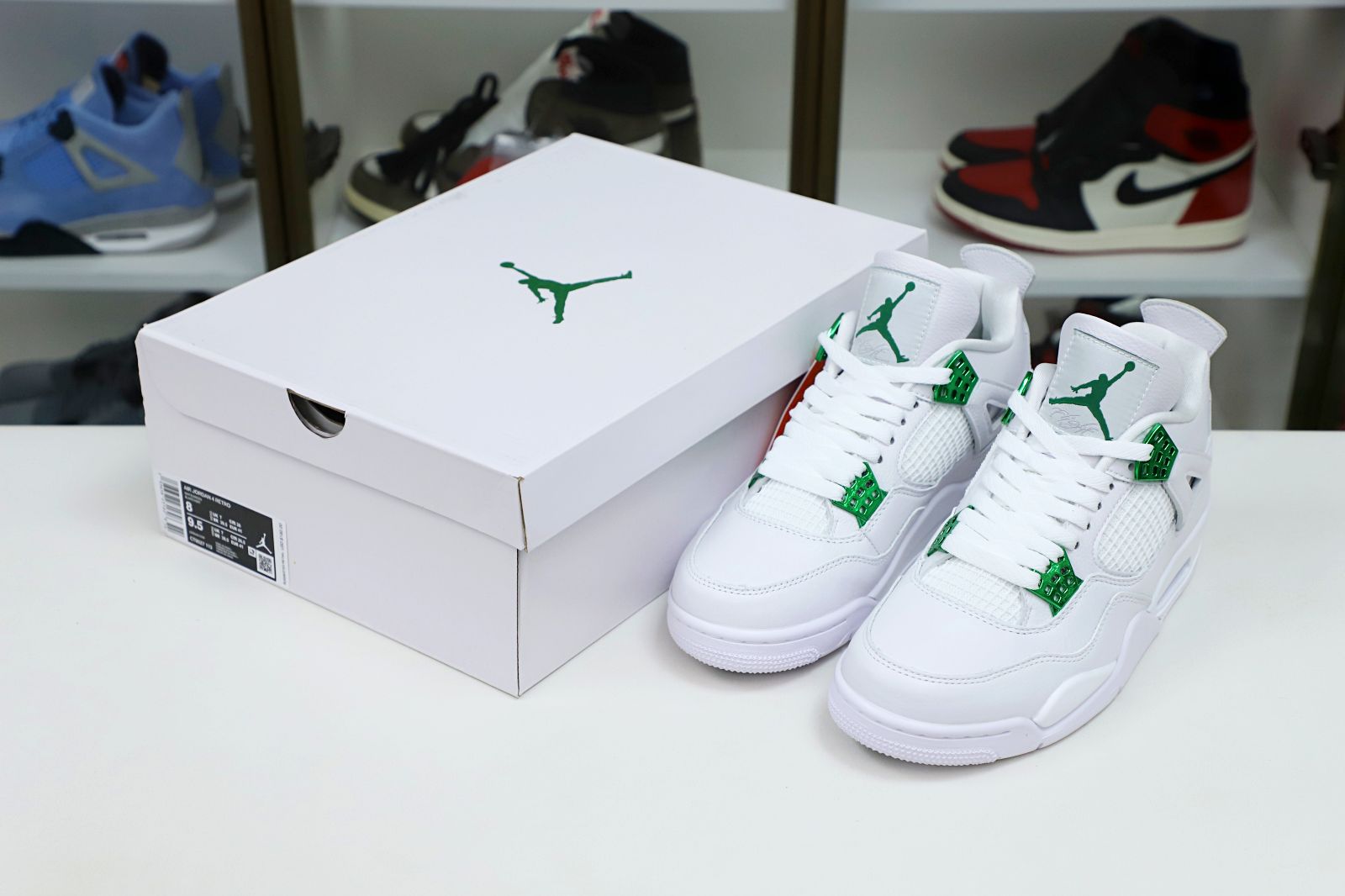 AIR JORDAN 4 RETRO