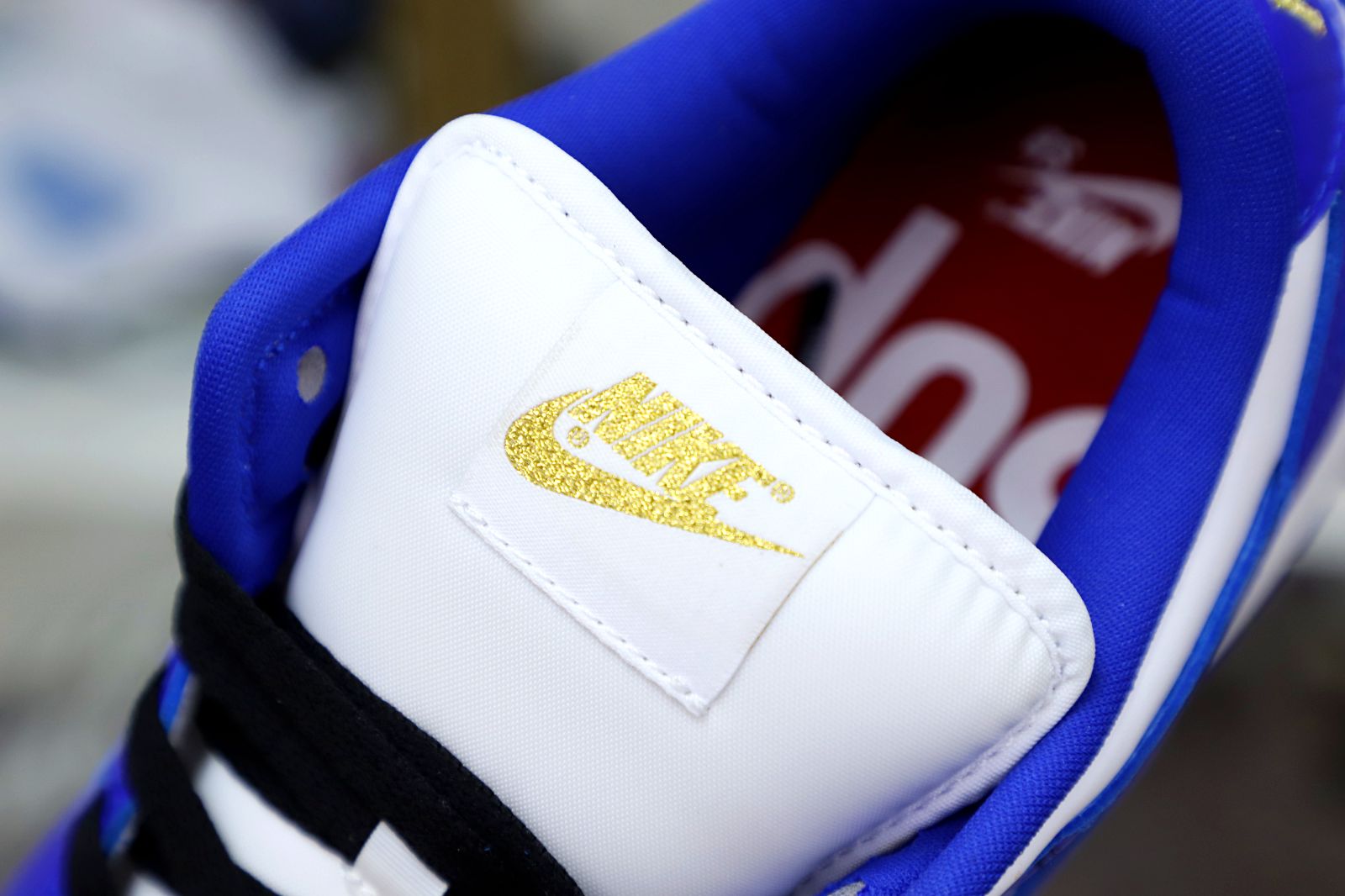 Supreme x Nike SB Dunk Low 