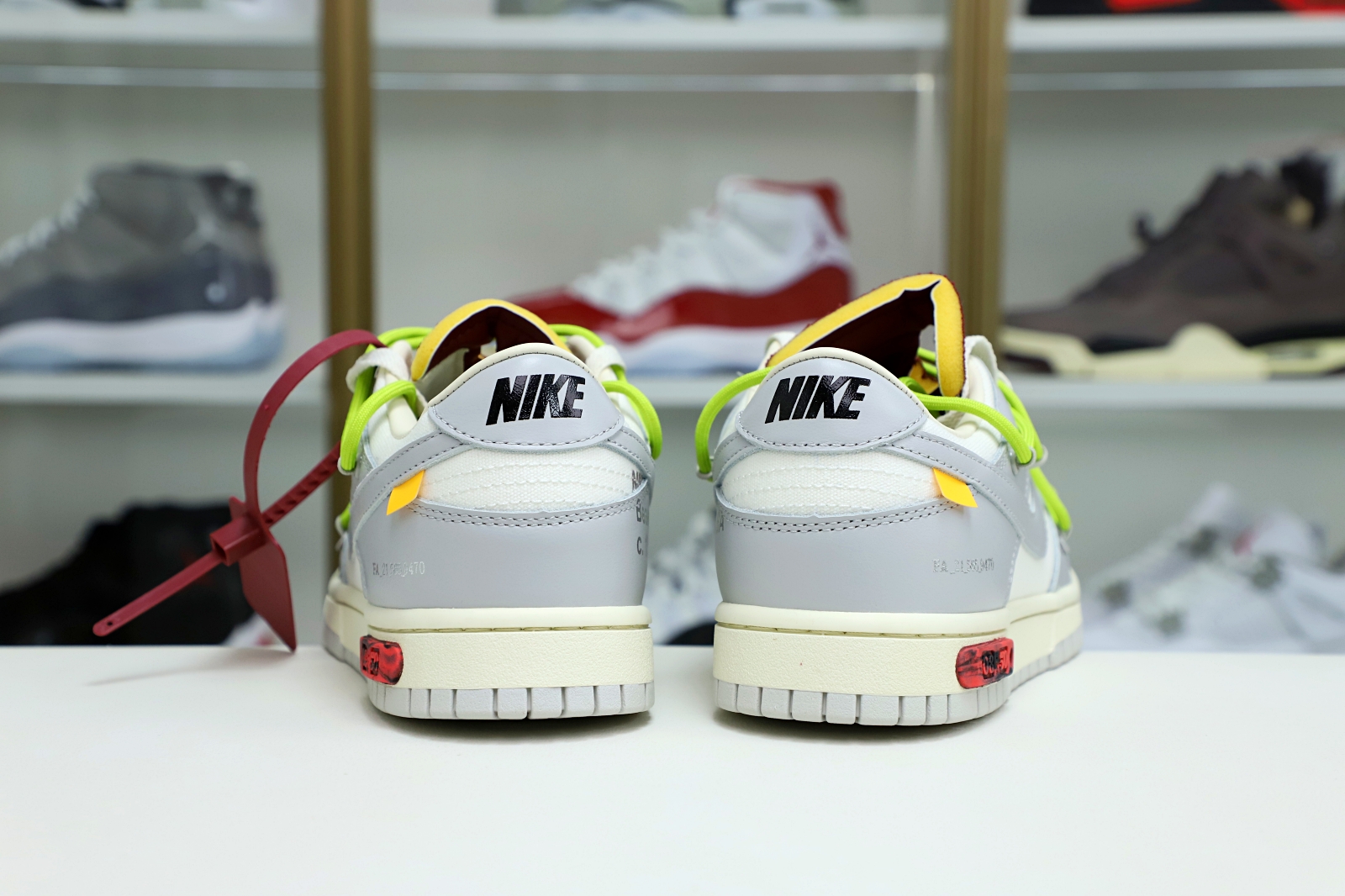 Off-White x Nike Dunk Low 