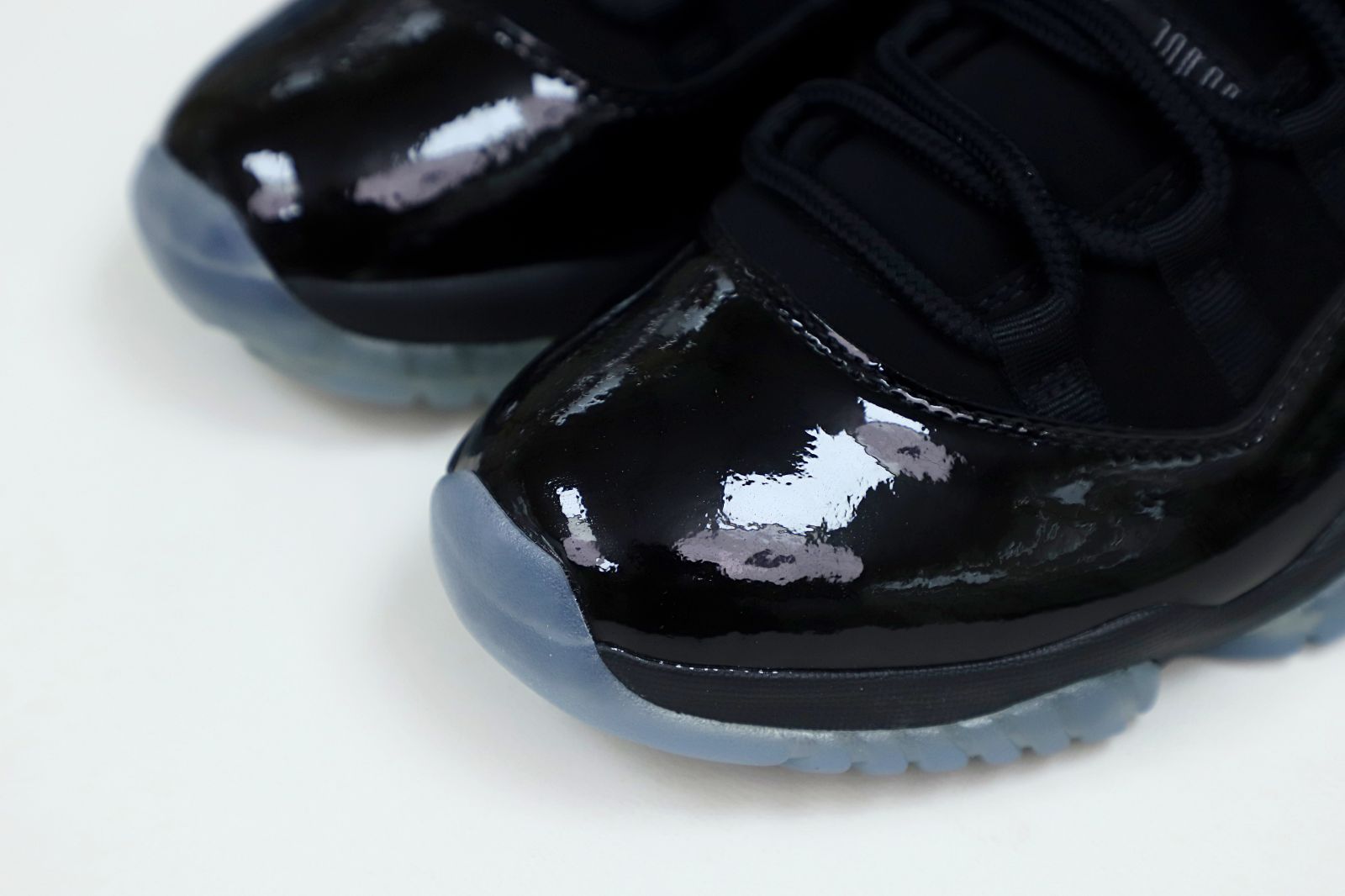 AIR JORDAN 11 RETRO 'CAP AND GOWN'