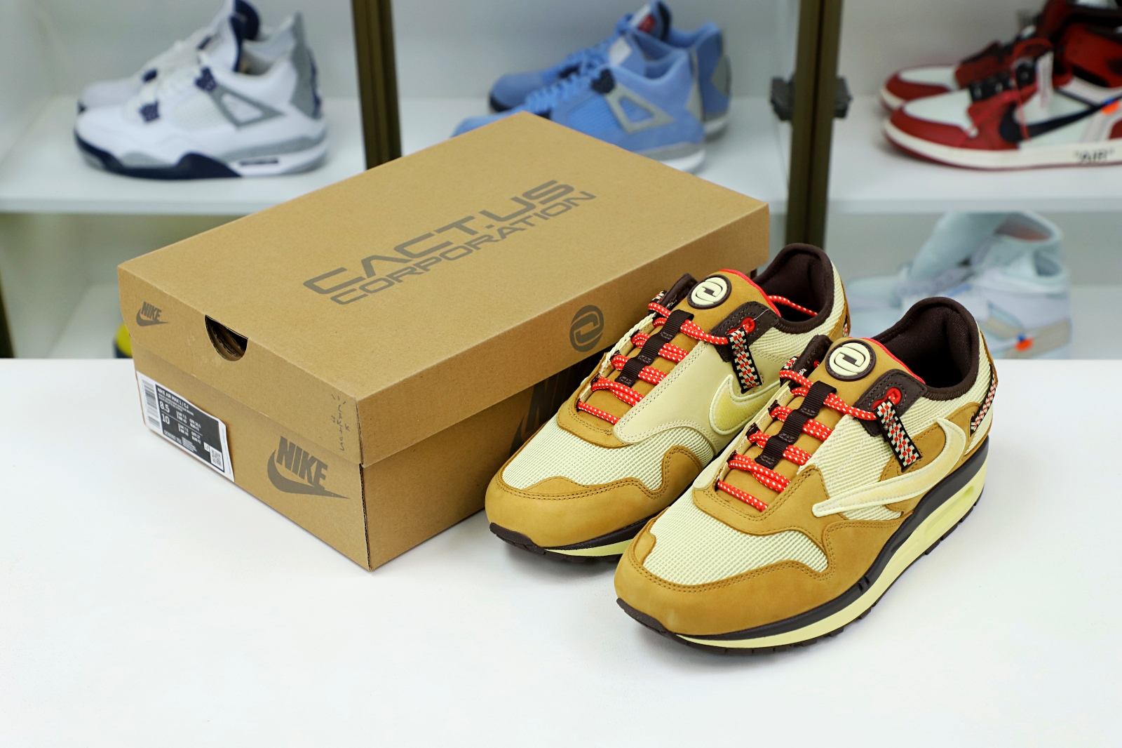 TRAVIS SCOTT NIKE AIR MAX 1 DO9392-701