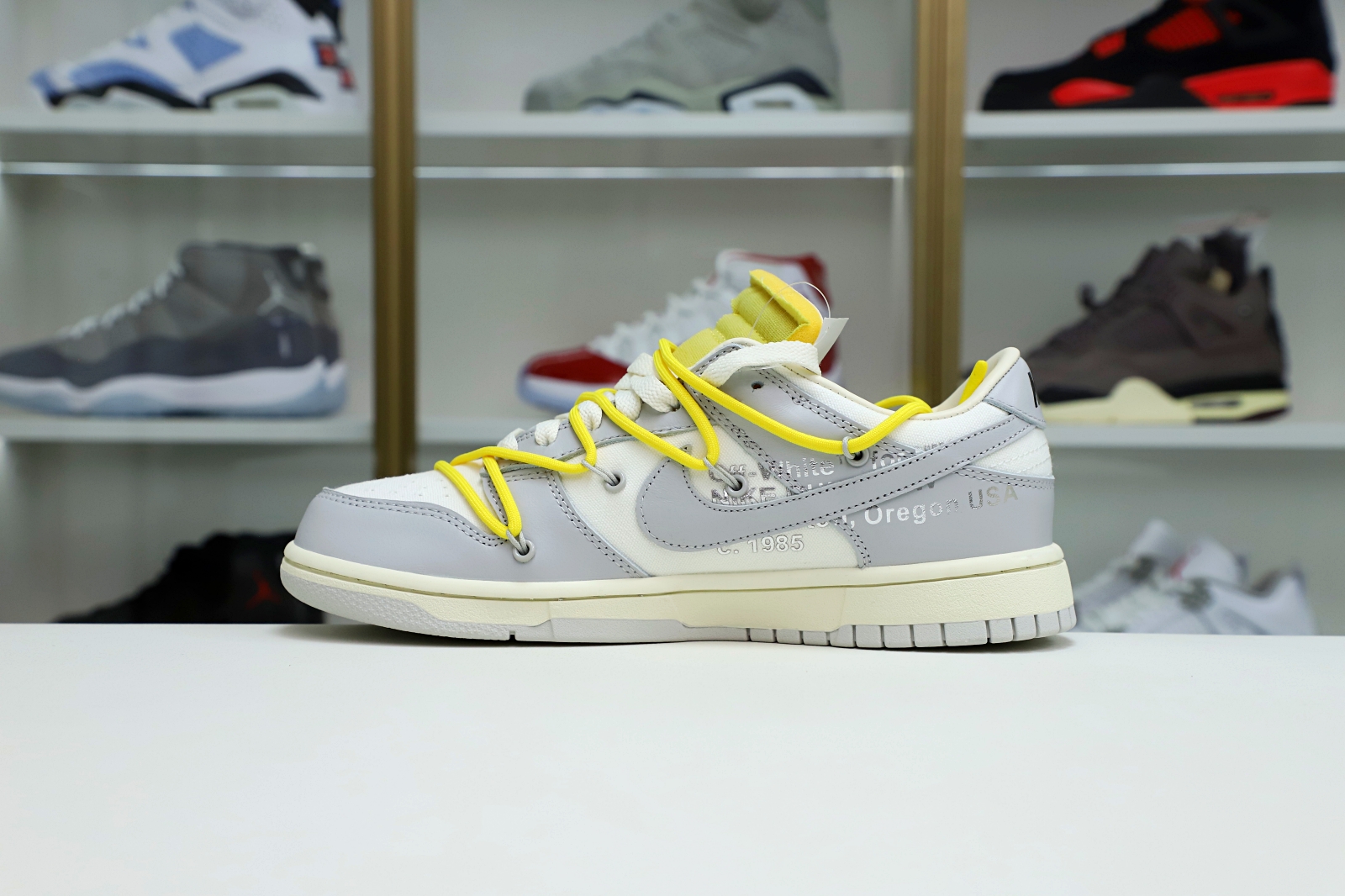 Off-White x Nike Dunk Low 