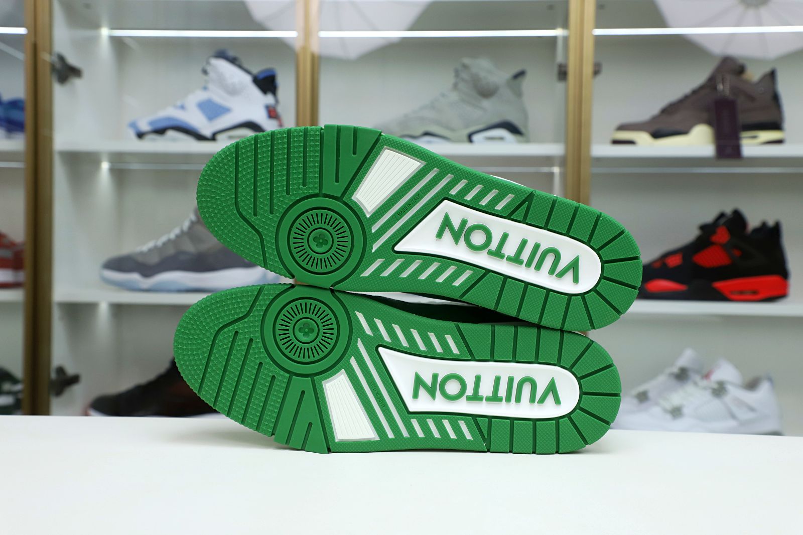 Louis Vuitton  LV   Trainer