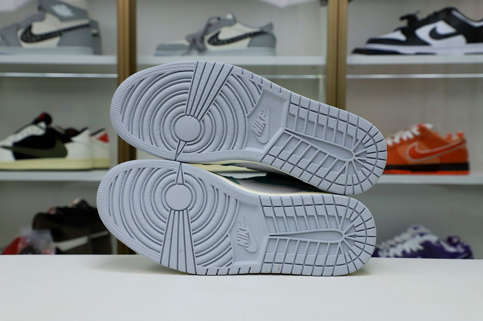 AIR JORDAN 1 RETRO HIGH OG 'TURBO GREEN'