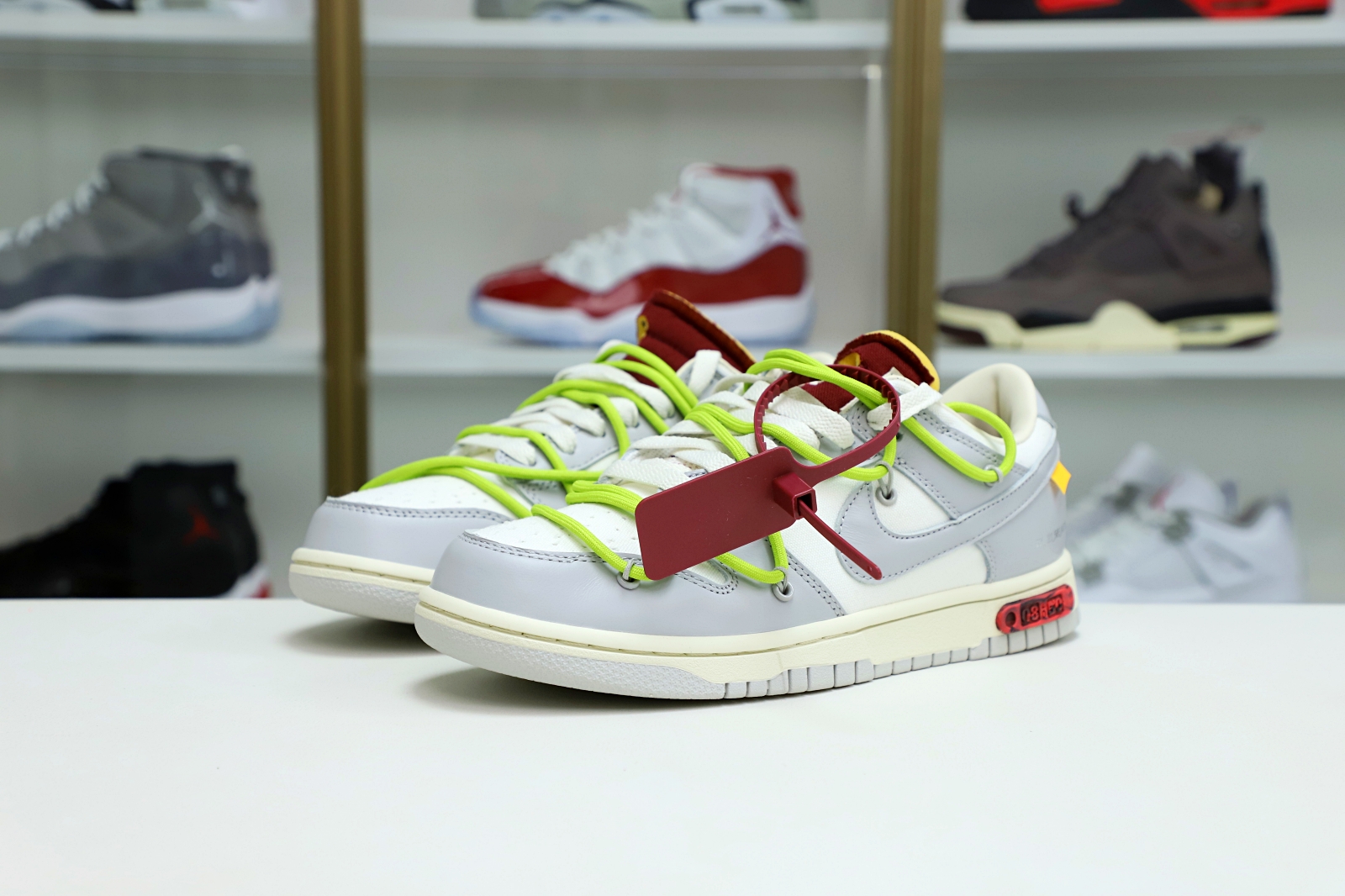 Off-White x Nike Dunk Low 