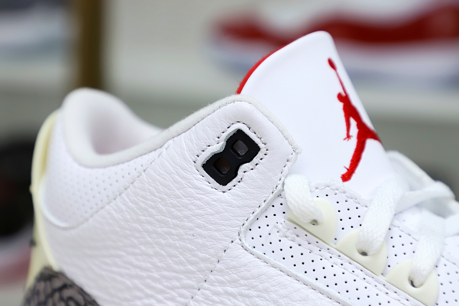 AIR JORDAN 3 