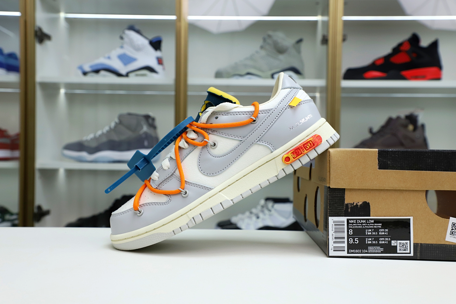 Off-White x Nike Dunk Low 