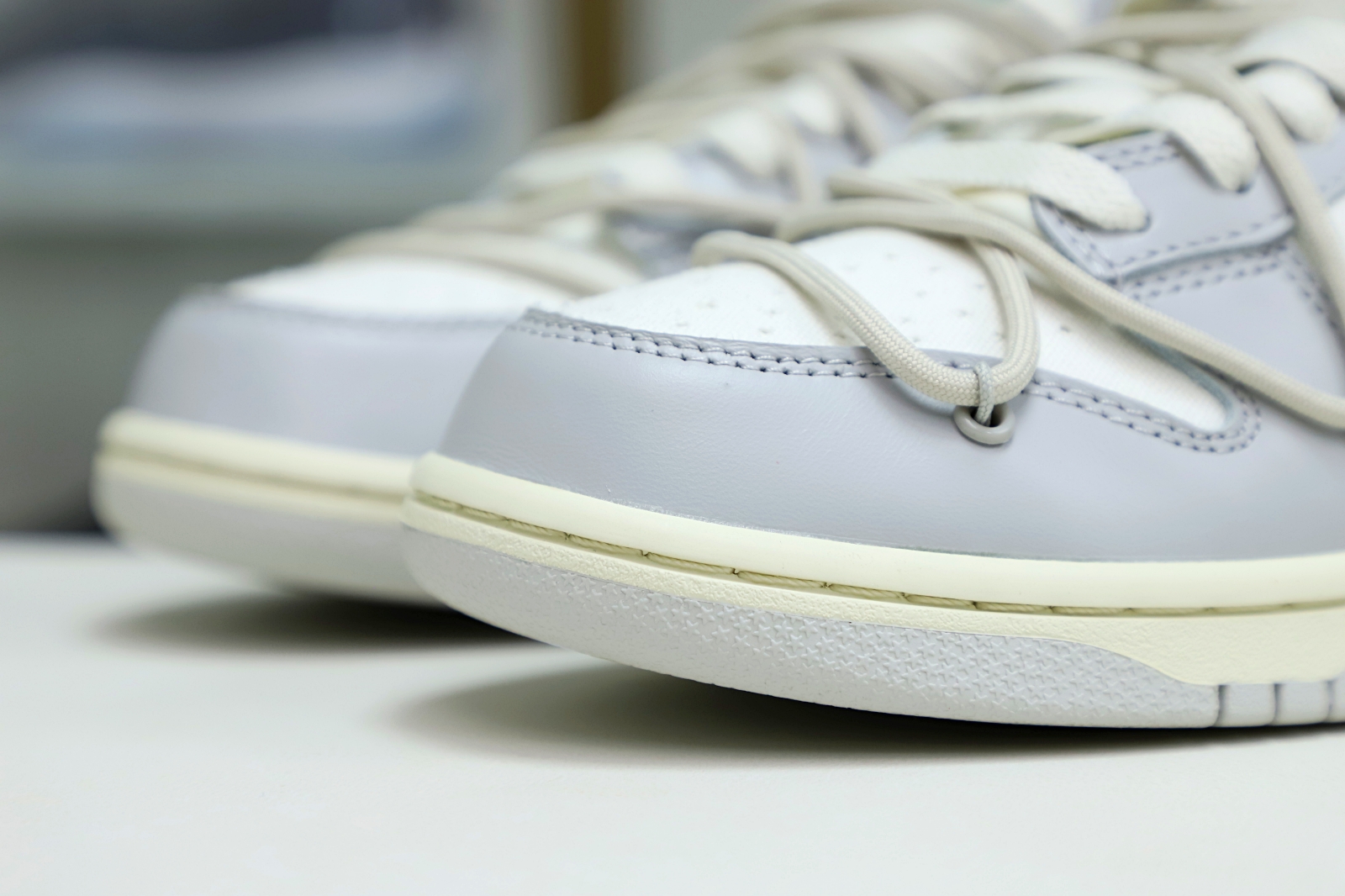 Off-White x Nike Dunk Low 