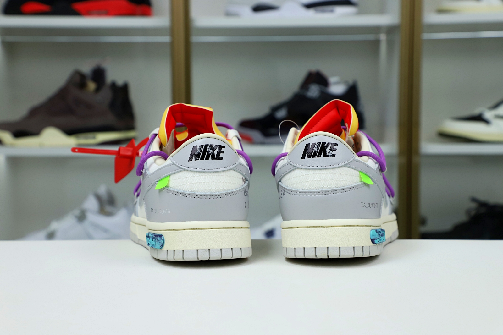 Off-White x Nike Dunk Low 