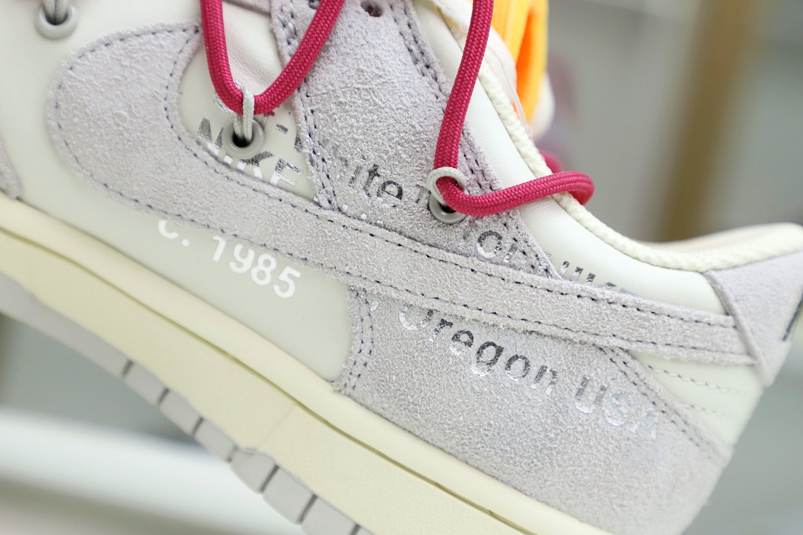 Off-White x Nike Dunk Low 