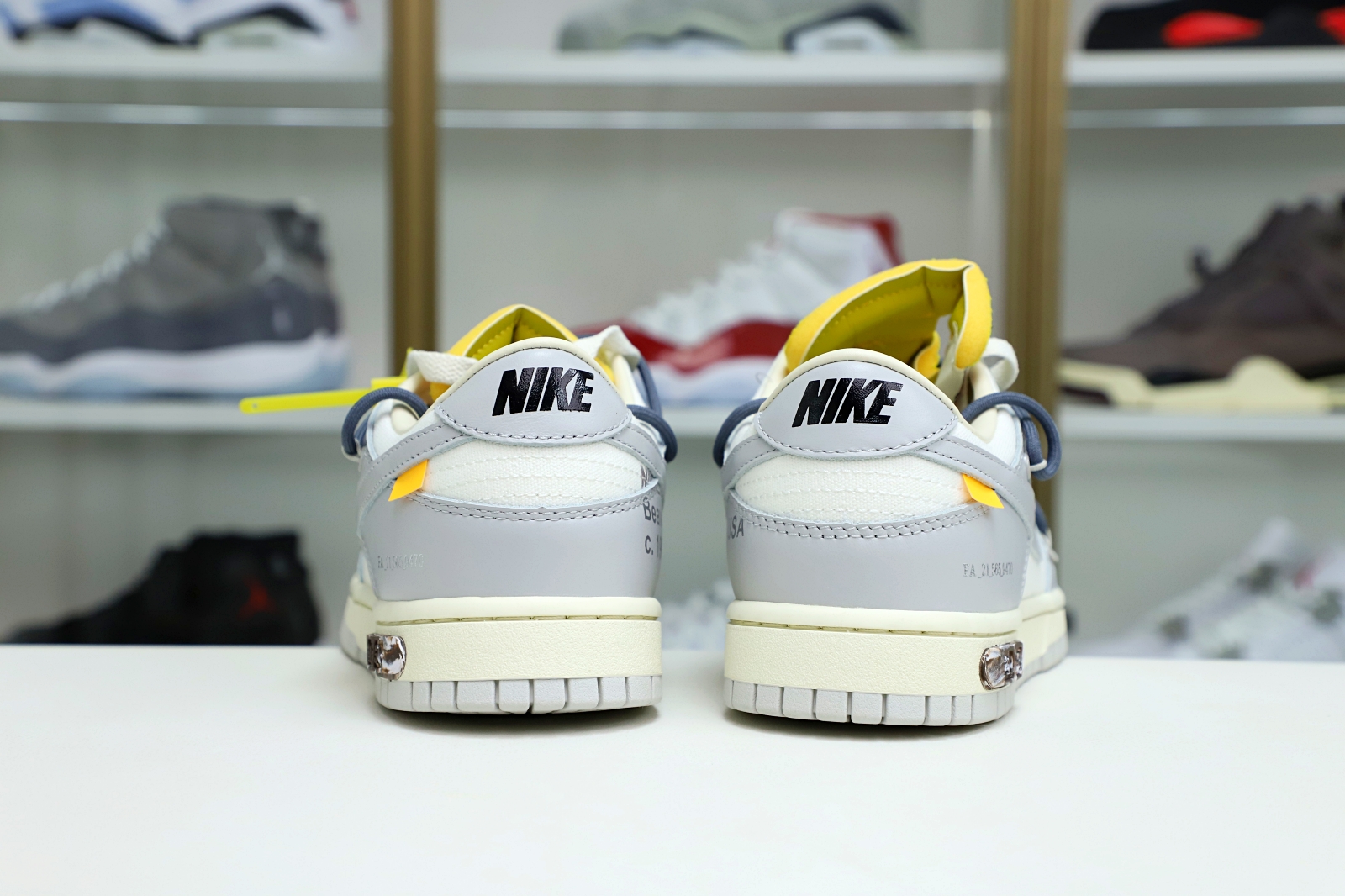 Off-White x Nike Dunk Low