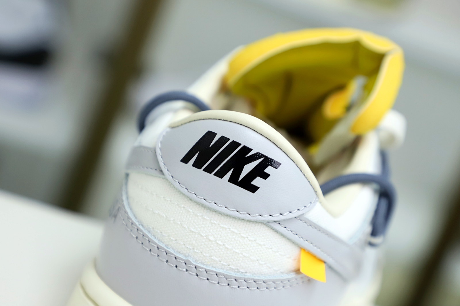 Off-White x Nike Dunk Low