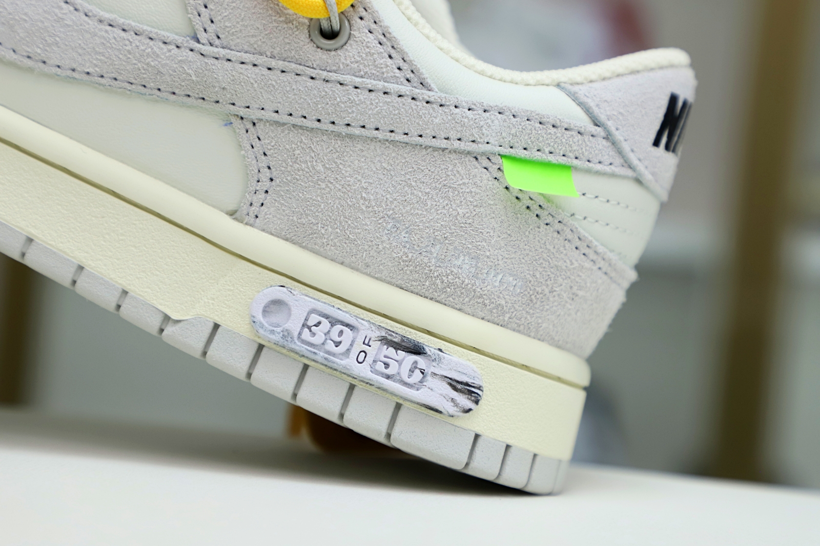 Off-White x Nike Dunk Low 