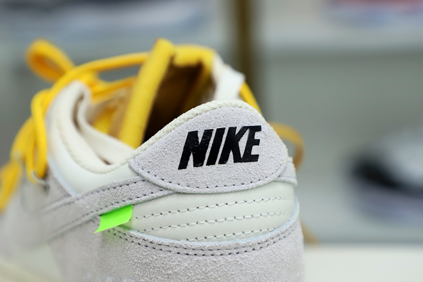 Off-White x Nike Dunk Low 