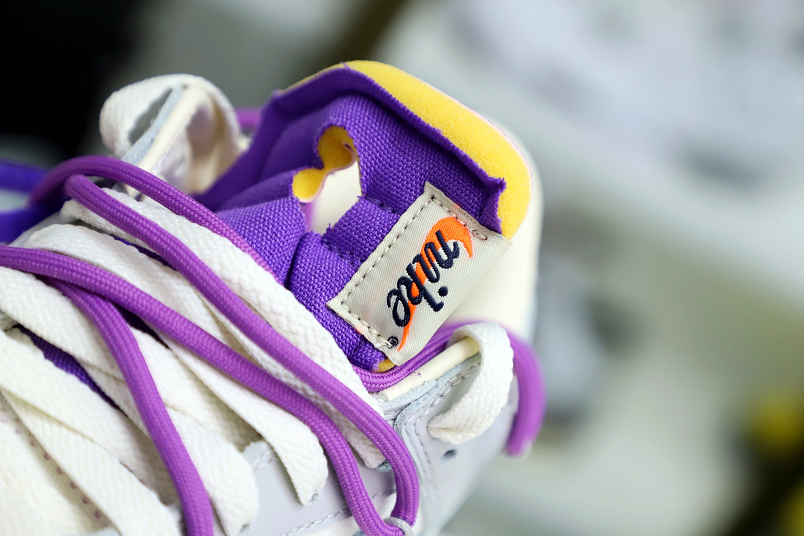 Off-White x Nike Dunk Low 