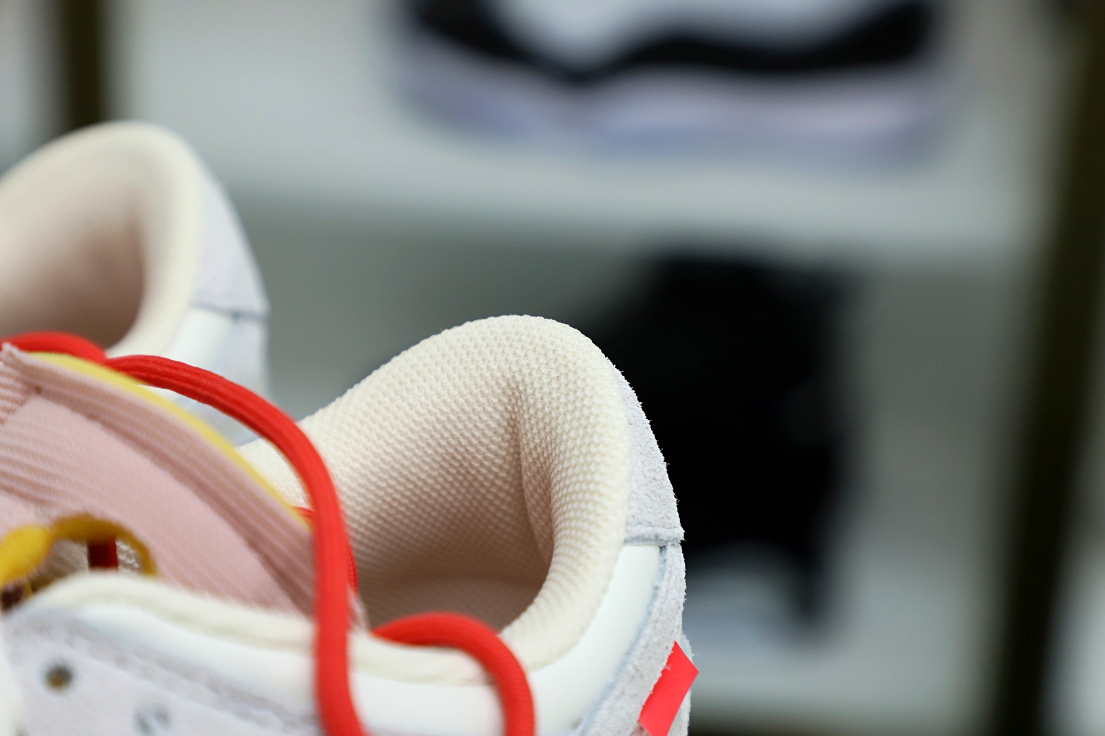 Off-White x Nike Dunk Low 