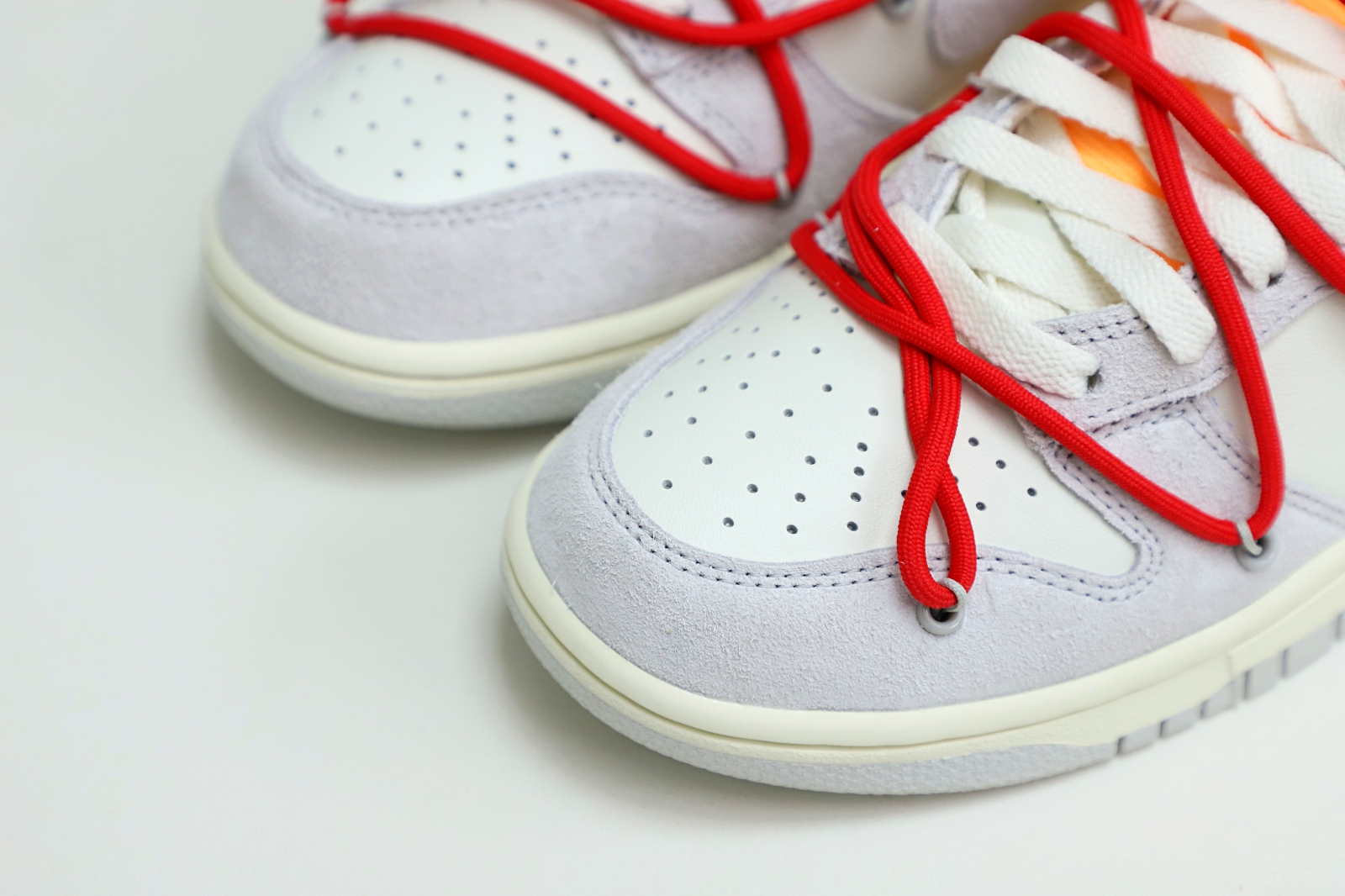 Off-White x Nike Dunk Low 