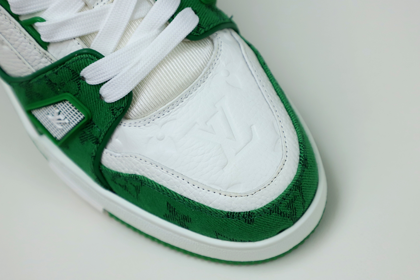 Louis Vuitton  LV    Trainer