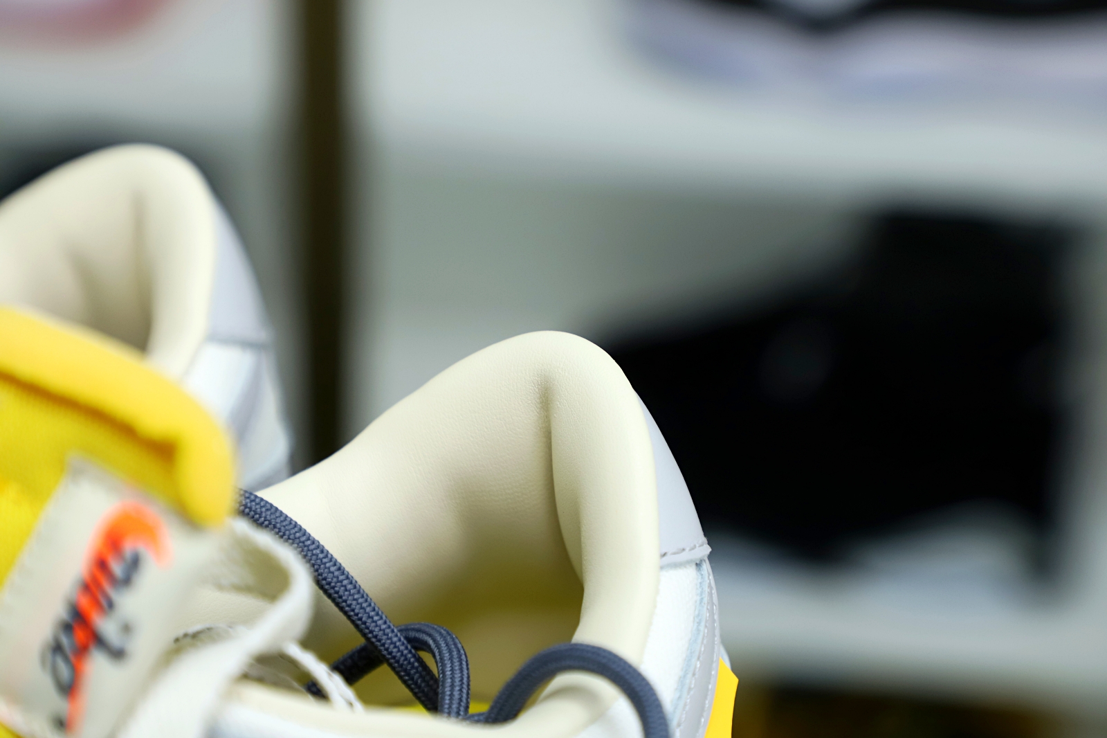 Off-White x Nike Dunk Low