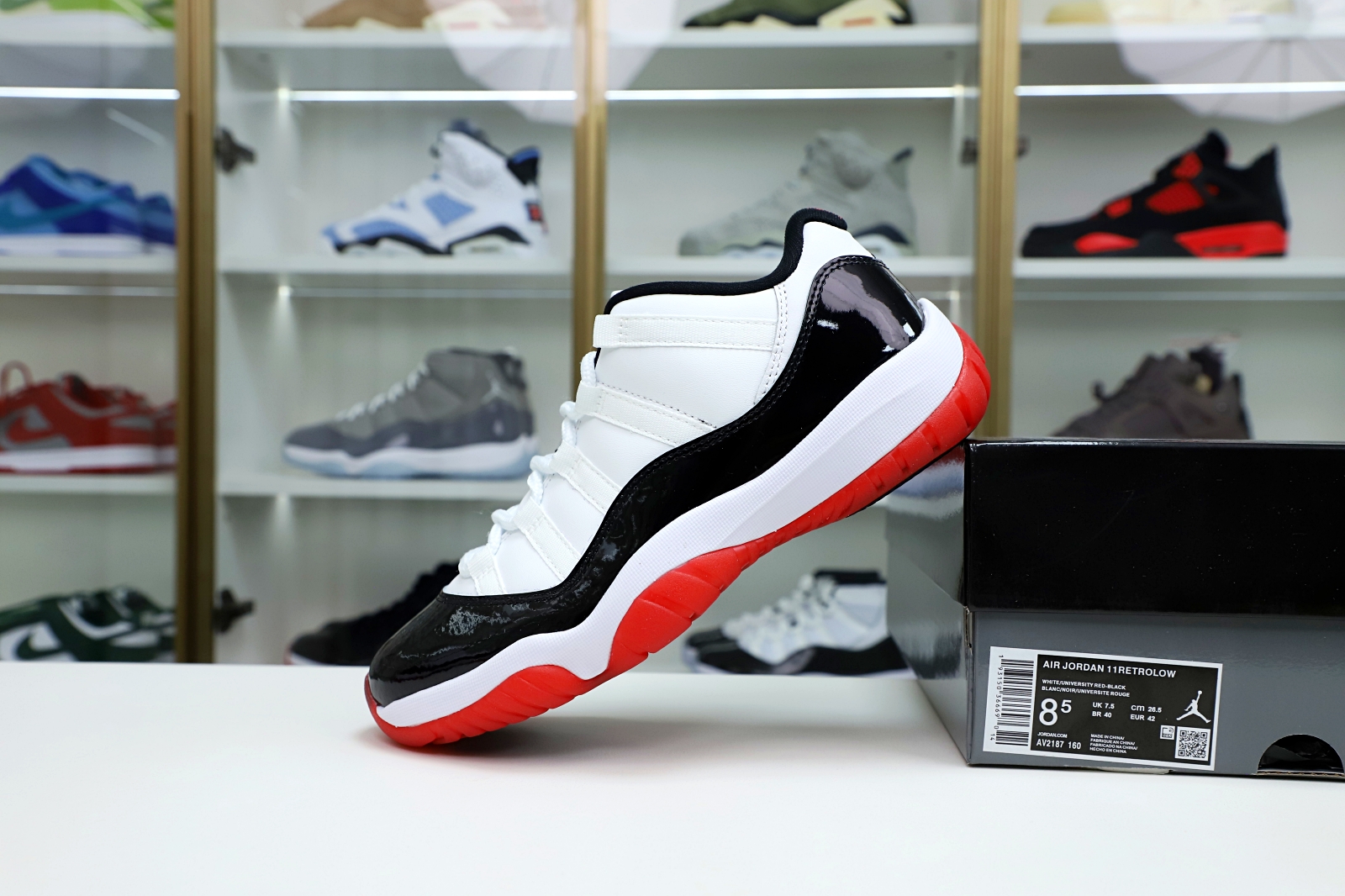 AIR JORDAN 11 LOW WHITE BRED