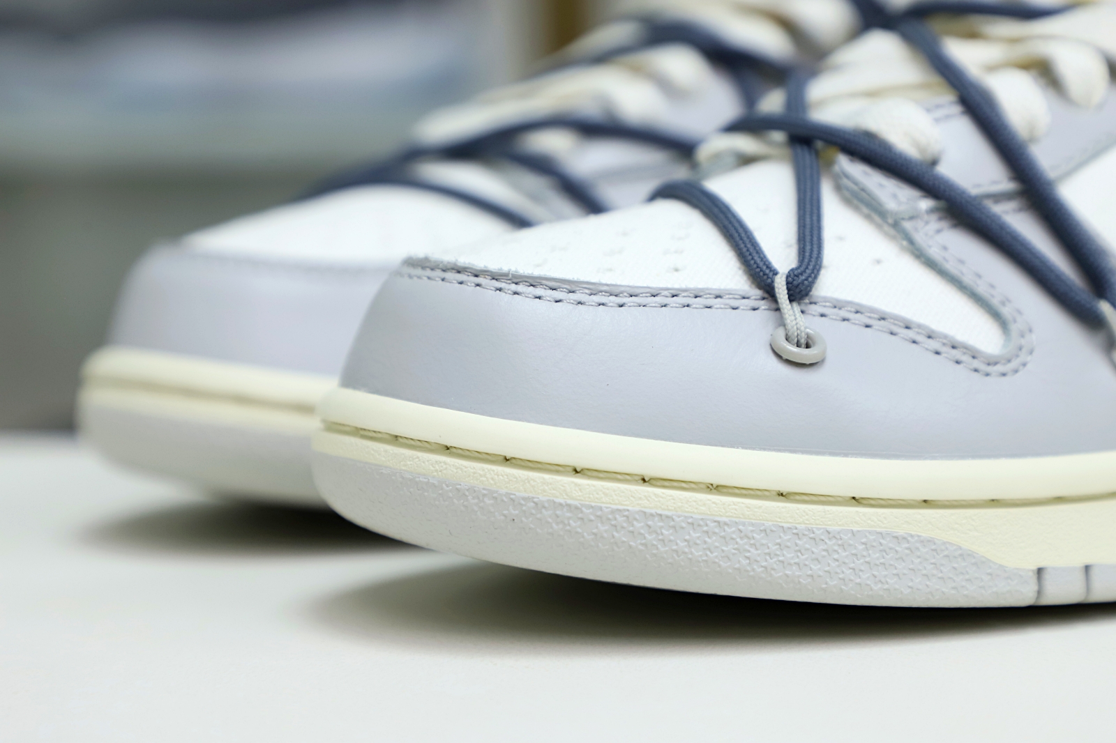 Off-White x Nike Dunk Low