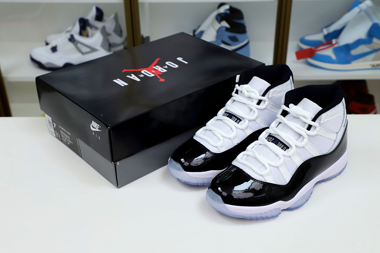 AIR JORDAN 11 RETRO 'CONCORD' 2018
