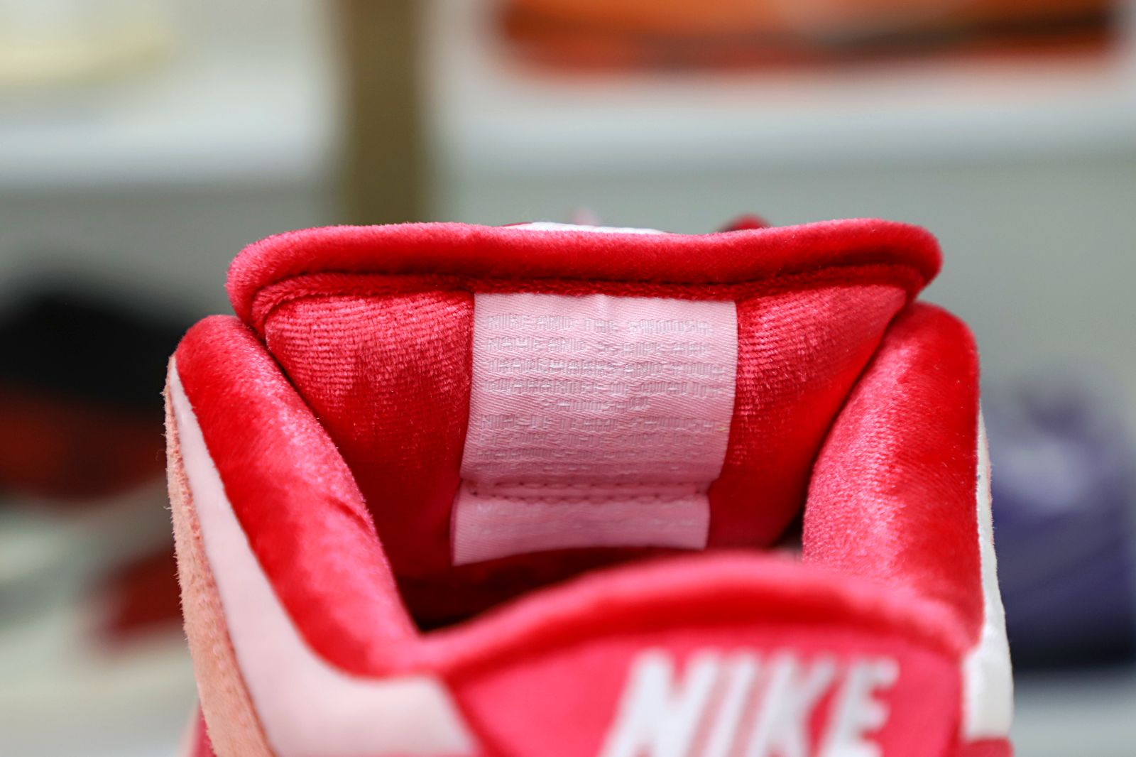 STRANGELOVE X DUNK LOW SB 'VALENTINE'S DAY'