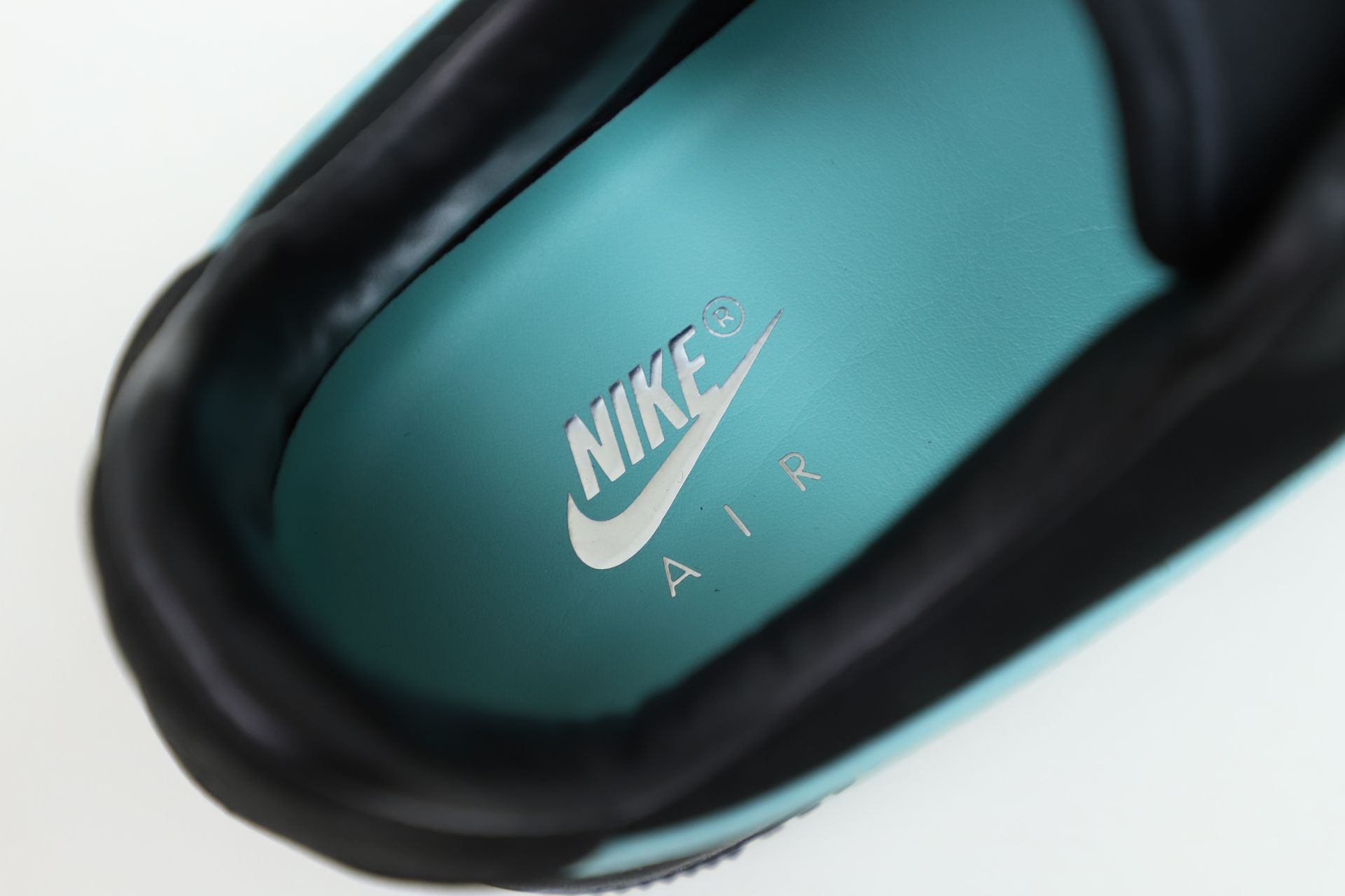 TIFFANY & CO. x Nike Air Force 1 Low 