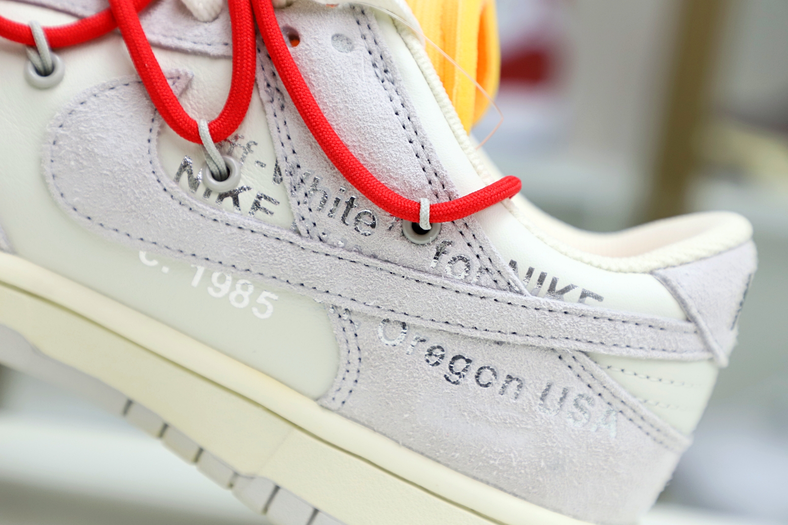 Off-White x Nike Dunk Low 