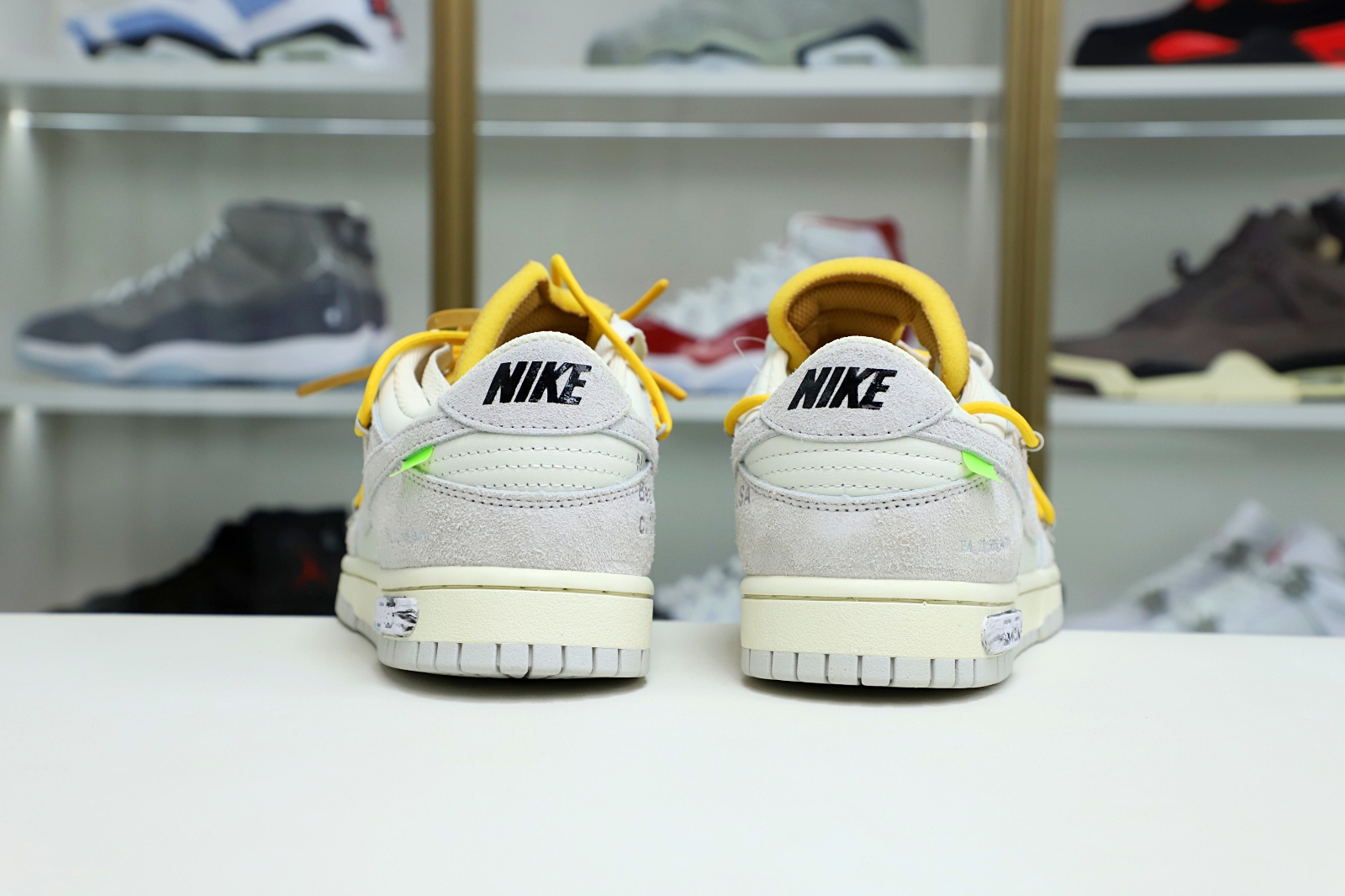 Off-White x Nike Dunk Low 