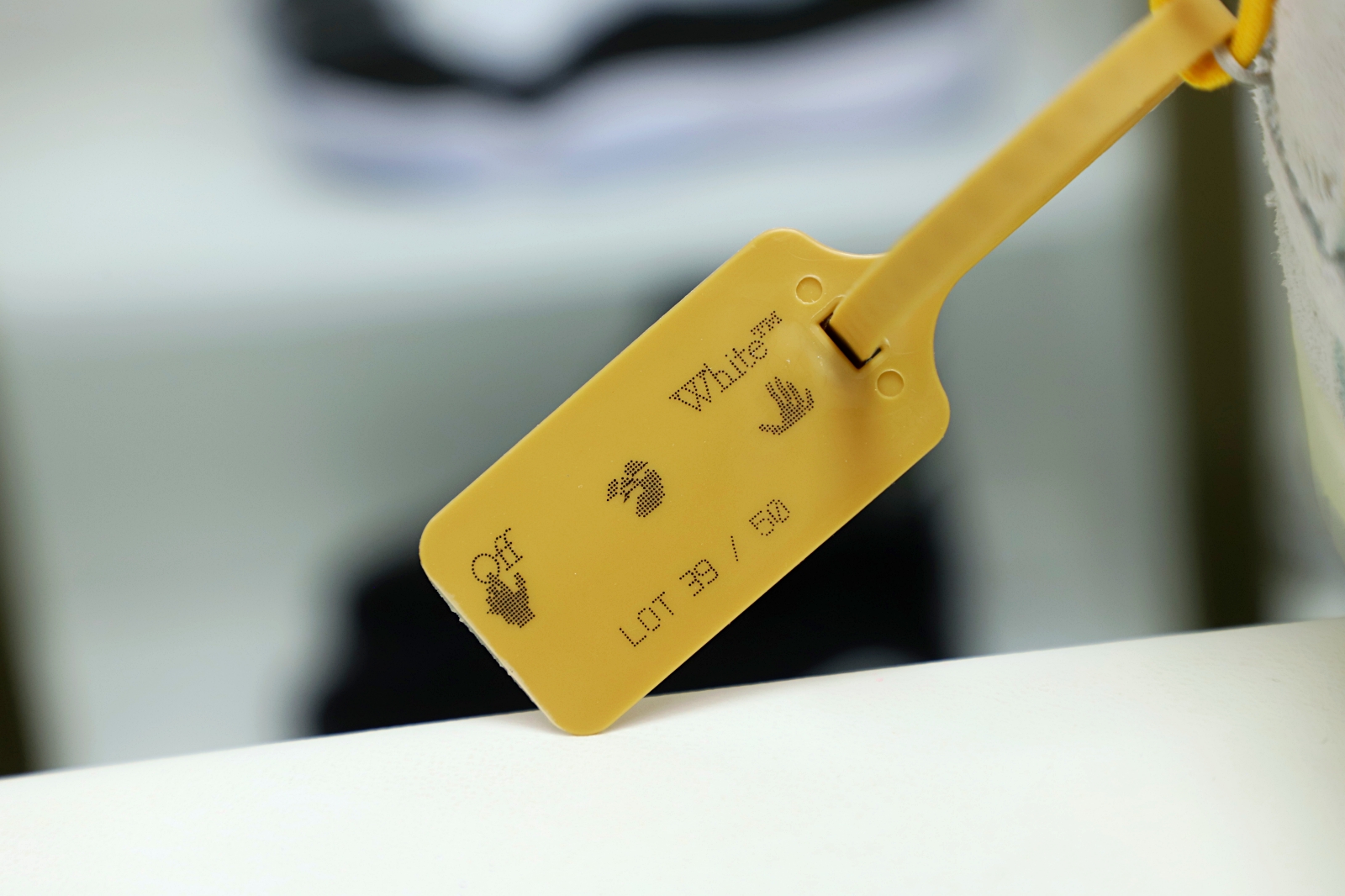 Off-White x Nike Dunk Low 