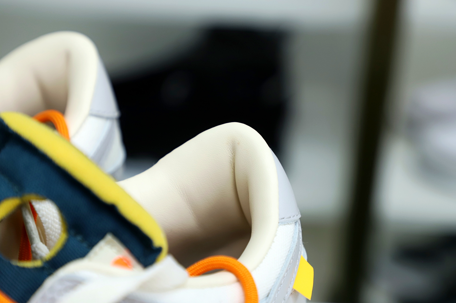 Off-White x Nike Dunk Low 