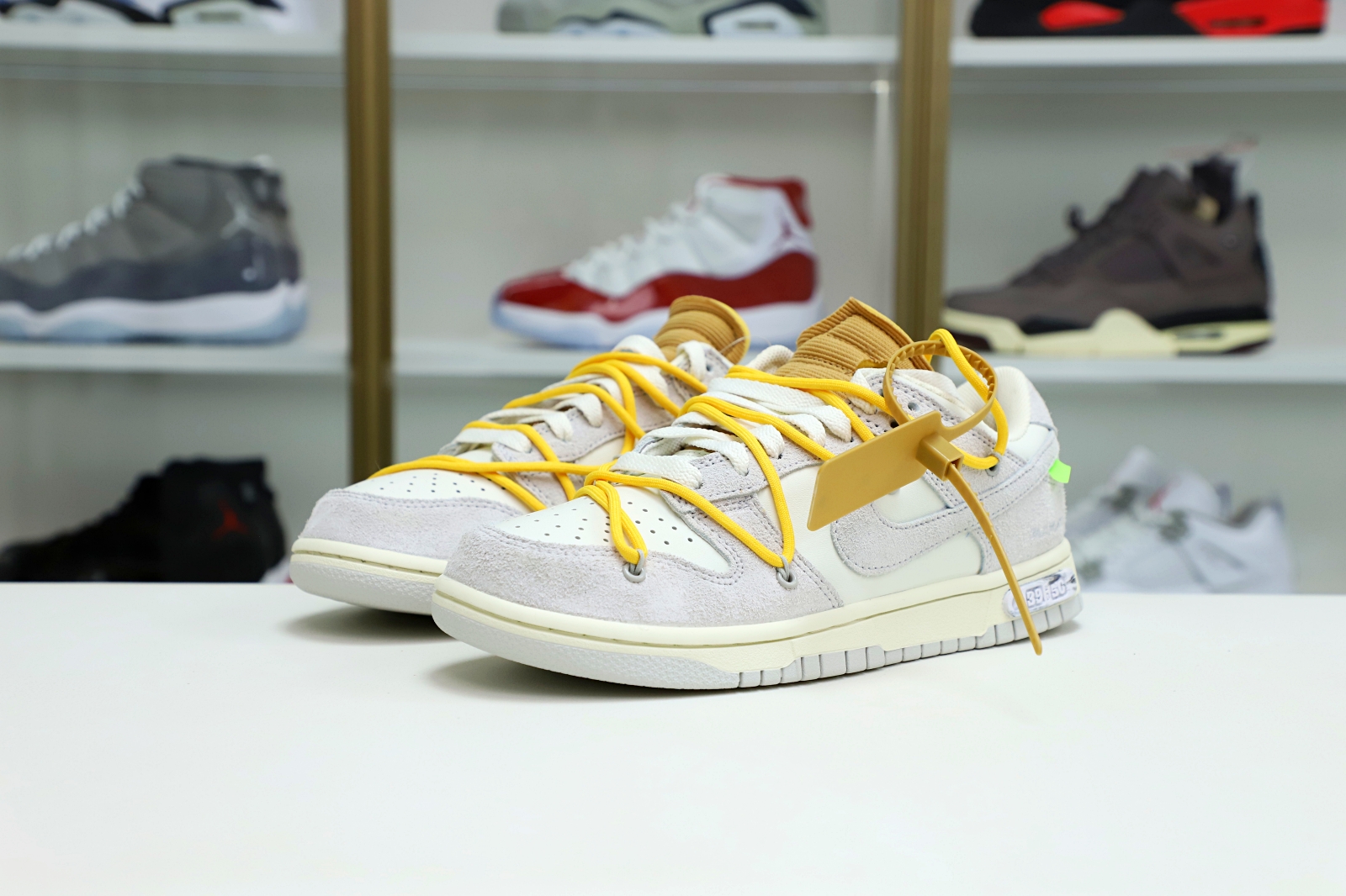 Off-White x Nike Dunk Low 