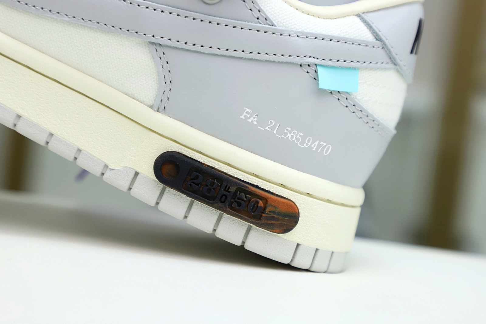 Off-White x Nike Dunk Low 