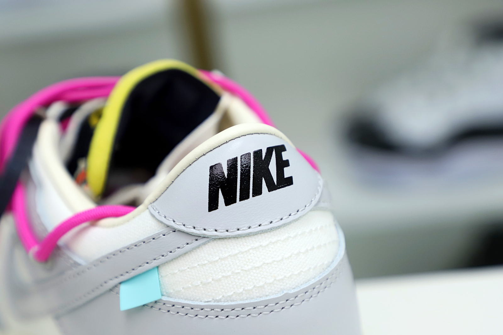 Off-White x Nike Dunk Low 