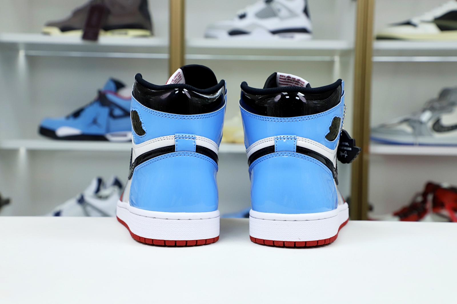 AIR JORDAN 1 RETRO HIGH OG 'FEARLESS'