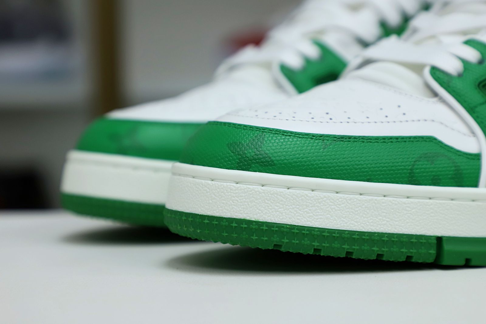 Louis Vuitton  LV   Trainer