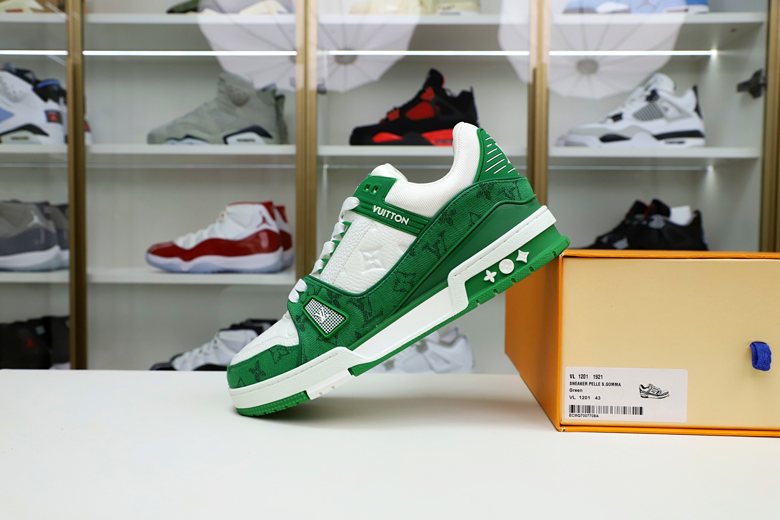 Louis Vuitton  LV    Trainer