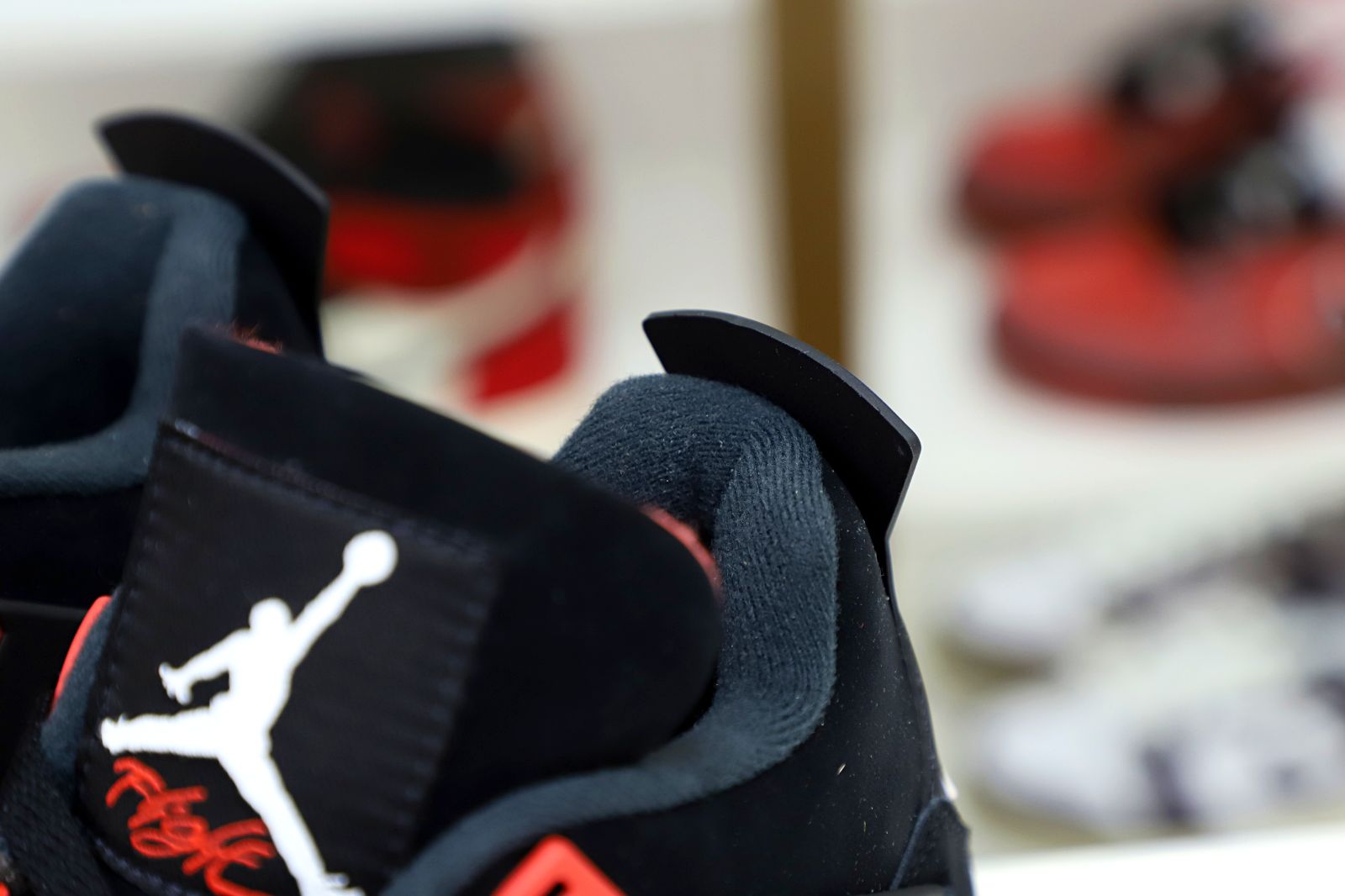 AIR JORDAN 4 RETRO 'RED THUNDER'