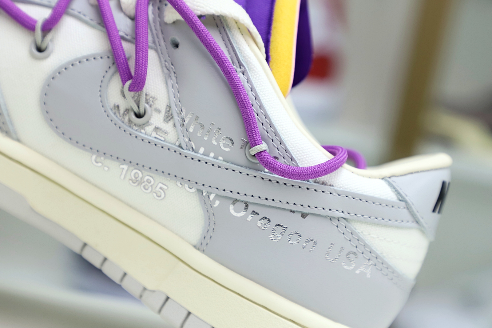 Off-White x Nike Dunk Low 