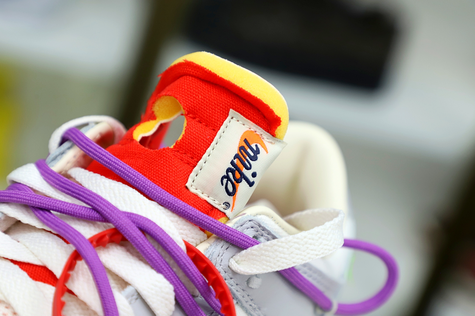 Off-White x Nike Dunk Low 