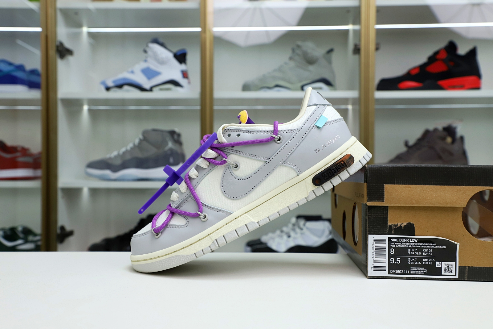 Off-White x Nike Dunk Low 