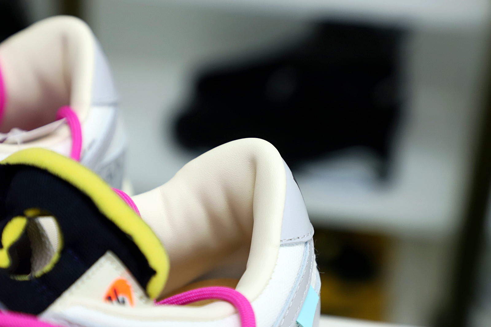 Off-White x Nike Dunk Low 