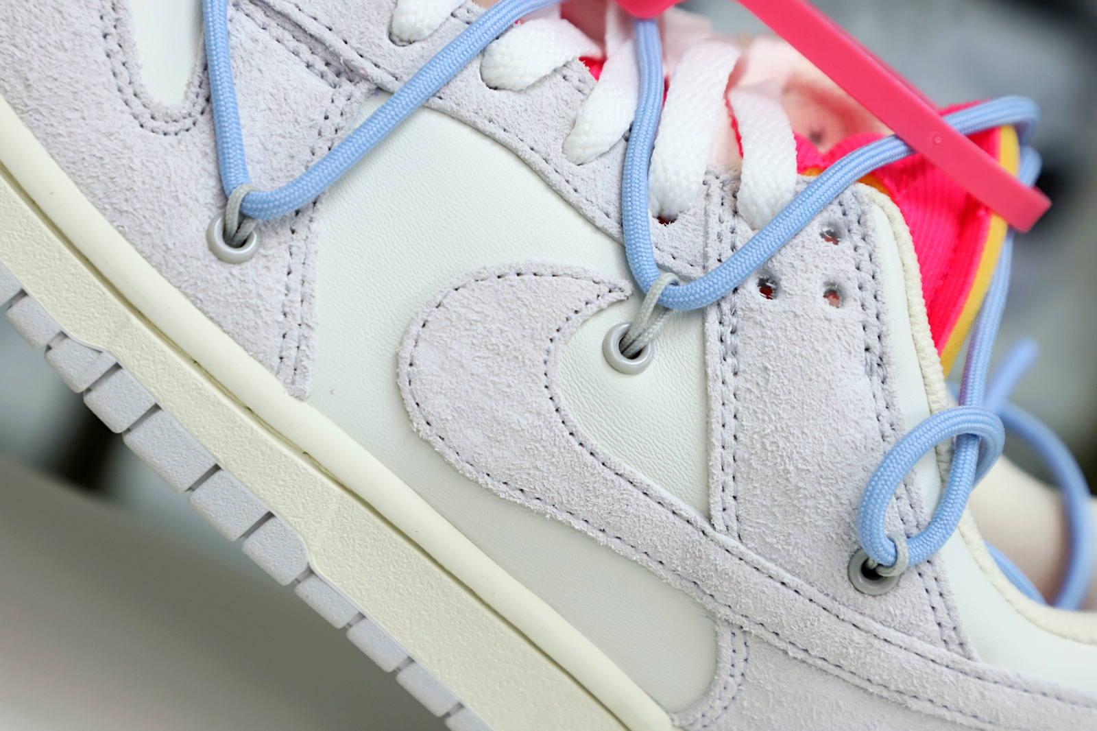 Off-White x Nike Dunk Low 